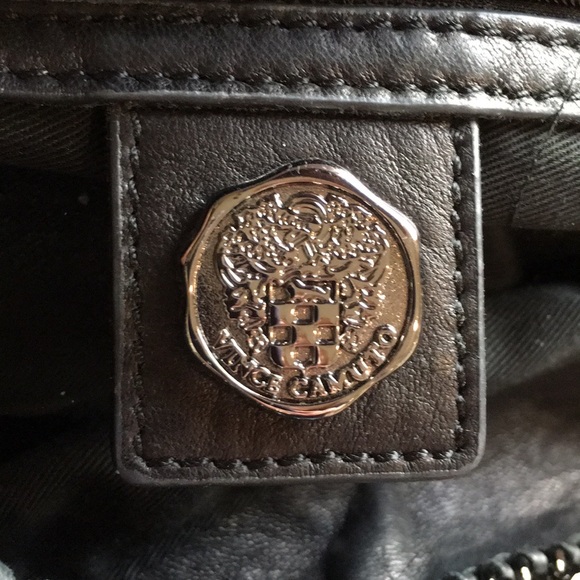 VINCE CAMUTO Black genuine Leather clutch. - Picture 5 of 8